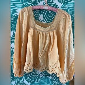 Universal Thread peach embroidered eyelet bubble sleeves blouse/ top sz L